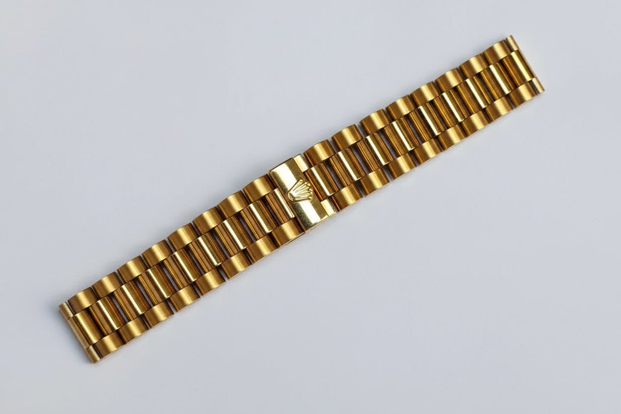 Royal Gold X Black – Mirror Shine, Bold Presence - SSHOQ